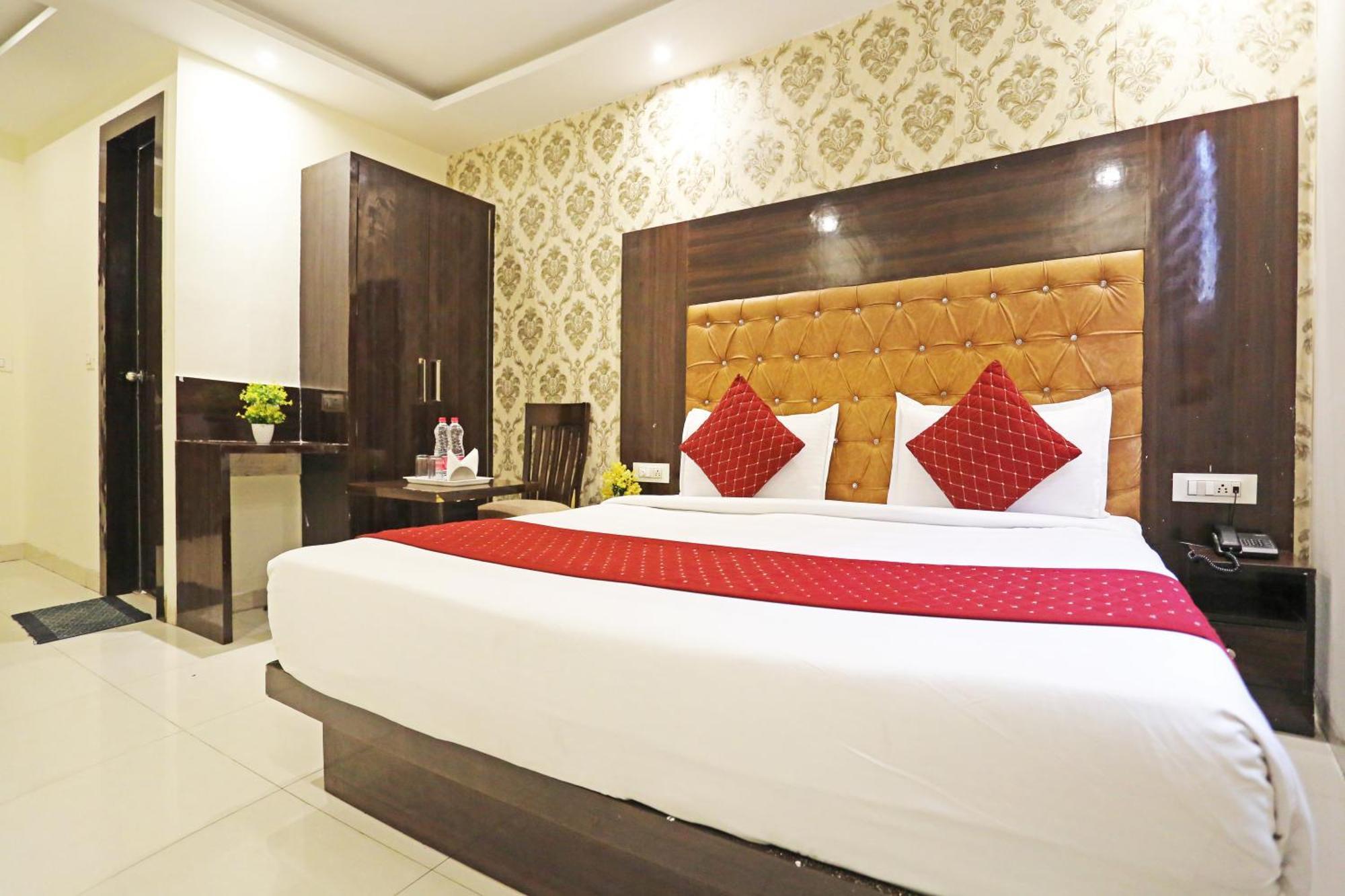 Iconic Inn Near Delhi Igi Airport Nuova Delhi Esterno foto